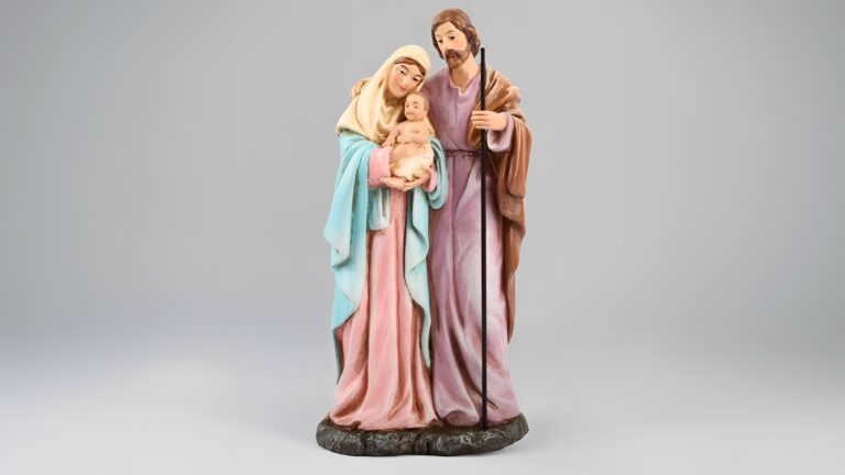 Resin statue Holy Family